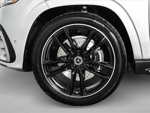 New 2026 Mercedes-Benz GLS 580 4MATIC image 27