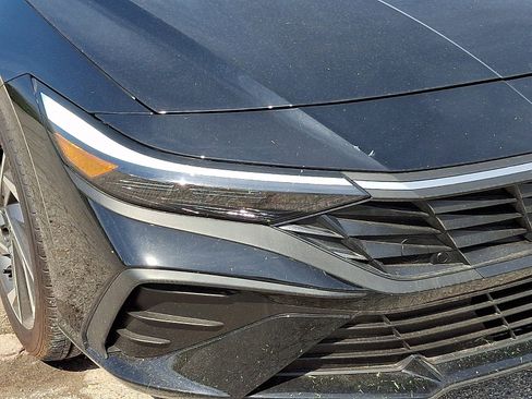 Certified 2025 Hyundai Elantra Sport FWD image 9
