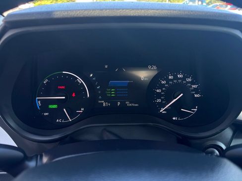 Used 2025 Toyota Sienna XLE FWD image 44