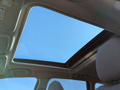 Used 2020 Subaru Forester Limited image 22