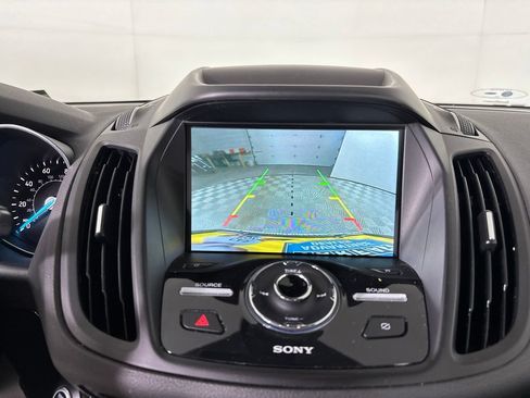 Used 2019 Ford Escape Titanium FWD image 18