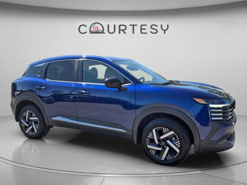 Certified 2026 Nissan Kicks SV FWD image 9