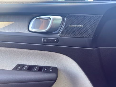 New 2026 Volvo XC40 B5 Plus w/ Protection Package Premier image 24