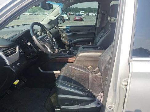 Used 2017 GMC Yukon XL SLE w/ Convenience Package RWD image 5