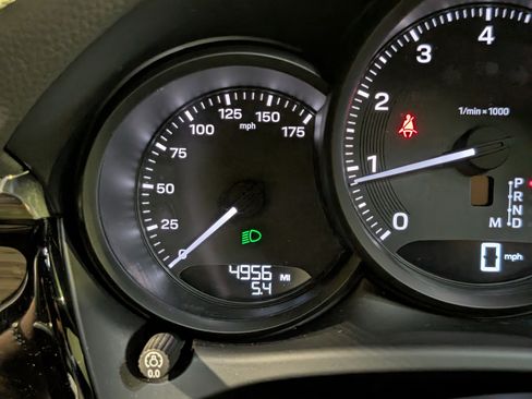 Certified 2026 Porsche Macan AWD/4WD image 31