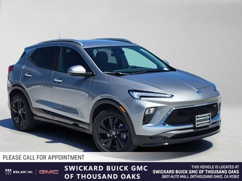 Used 2024 Buick Encore GX Sport Touring FWD image 1