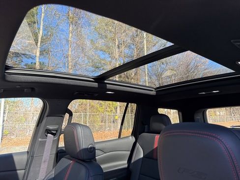 Used 2024 Chevrolet Traverse RS w/ LPO, Floor Liner Package image 42