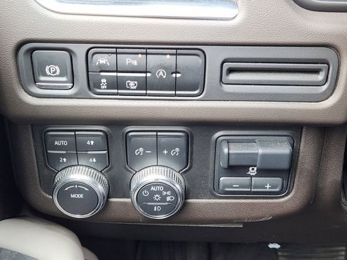 Certified 2024 GMC Yukon SLT w/ SLT Premium Package image 27