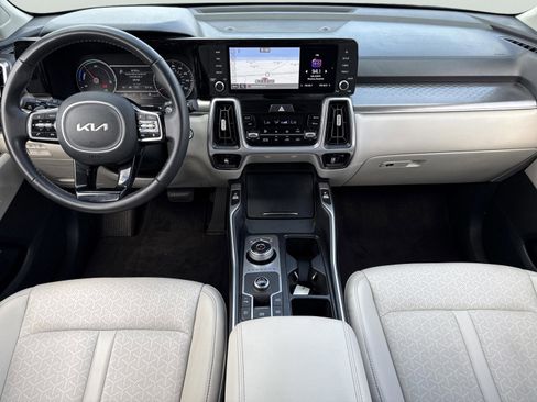 Used 2023 Kia Sorento EX image 7
