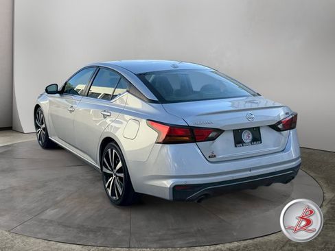 Used 2022 Nissan Altima 2.5 SR FWD image 5