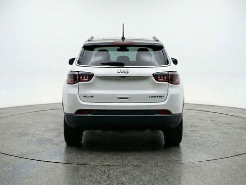 Used 2025 Jeep Compass Trailhawk AWD/4WD image 7