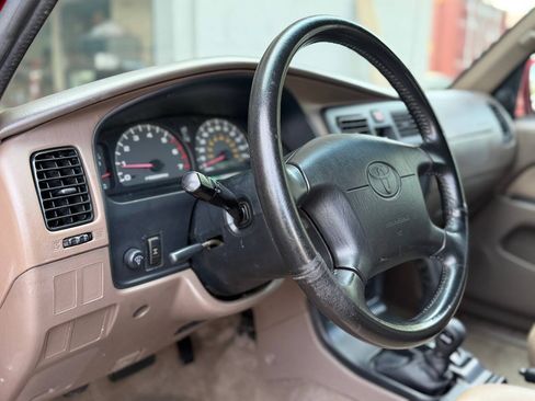 Used 2002 Toyota 4Runner SR5 w/ Leather Trim Pkg AWD/4WD image 94