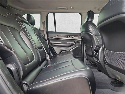 Used 2022 Jeep Grand Cherokee Limited AWD/4WD image 20