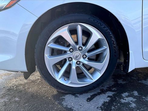 Used 2017 Acura ILX Base image 9