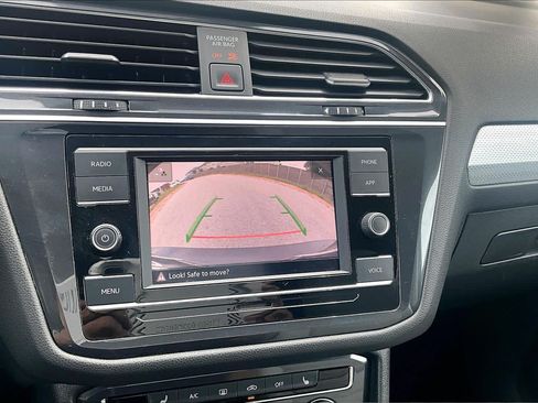 Used 2022 Volkswagen Tiguan S FWD image 26