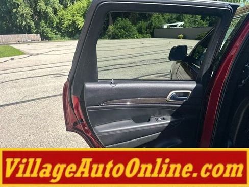 Used 2015 Jeep Grand Cherokee Overland w/ Advanced Technology Group AWD/4WD image 36