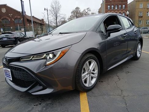 Used 2022 Toyota Corolla SE w/ SE Preferred Package image 6