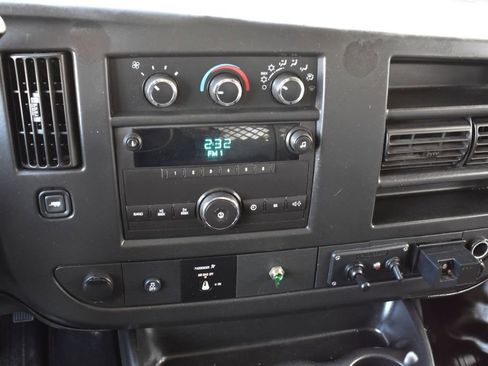 Used 2014 Chevrolet Express 2500 image 34