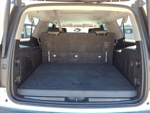Used 2019 Chevrolet Suburban LT image 31