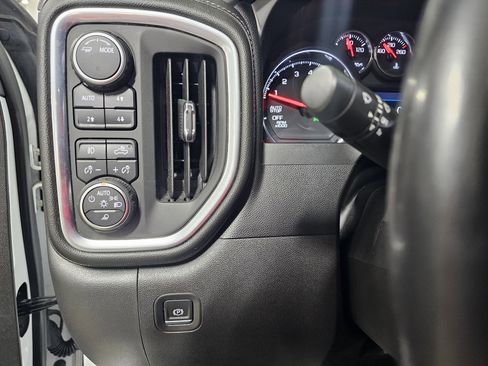 Used 2021 Chevrolet Silverado 1500 LT Trail Boss w/ Convenience Package II image 25