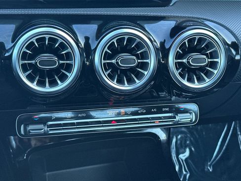 Certified 2022 Mercedes-Benz A 220 image 20