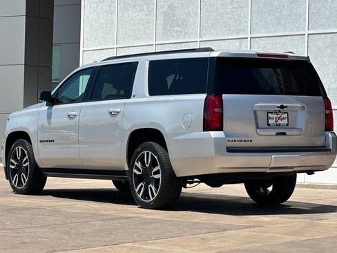 Used 2018 Chevrolet Suburban LT w/ Luxury Package AWD/4WD image 6