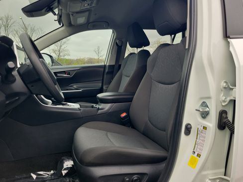 Certified 2025 Toyota RAV4 XLE AWD/4WD image 21