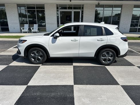 Used 2026 Honda HR-V LX image 1