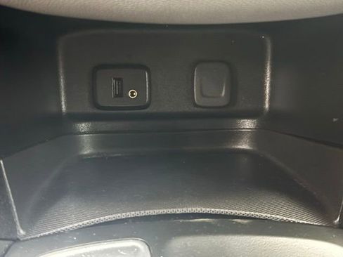 Used 2018 Chevrolet Equinox LT image 28