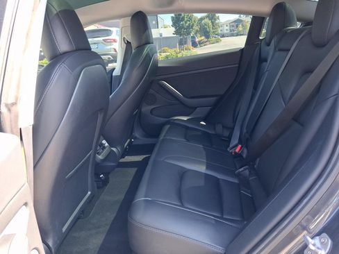 Used 2021 Tesla Model 3 Long Range AWD/4WD image 19