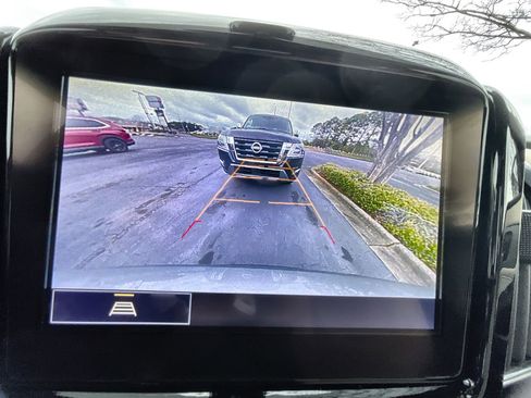 Used 2024 Chevrolet Traverse LT image 15