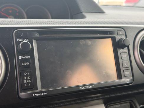 Used 2014 Scion xB FWD image 13
