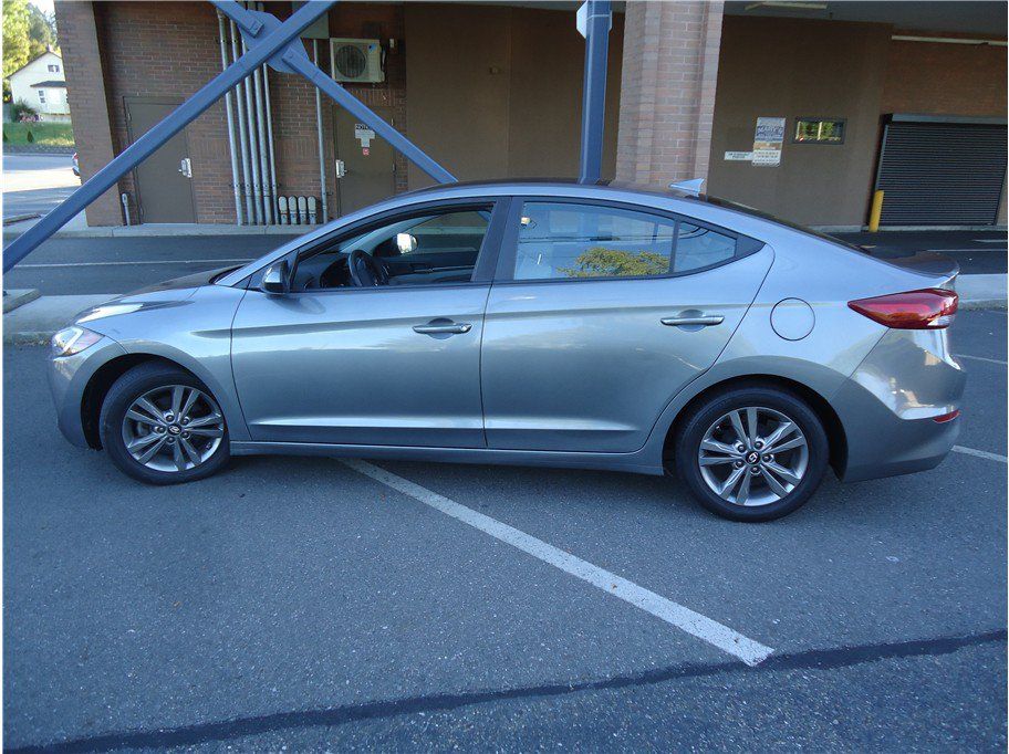 Used 2017 Hyundai Elantra SE FWD image 9