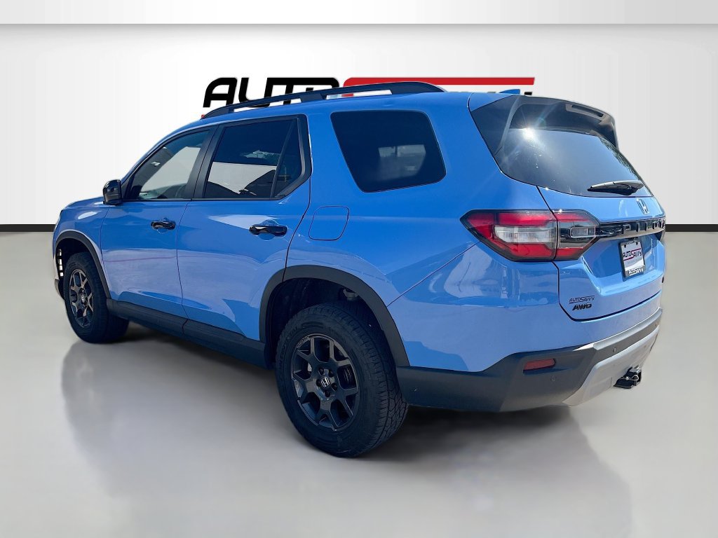 Used 2025 Honda Pilot TrailSport image 5