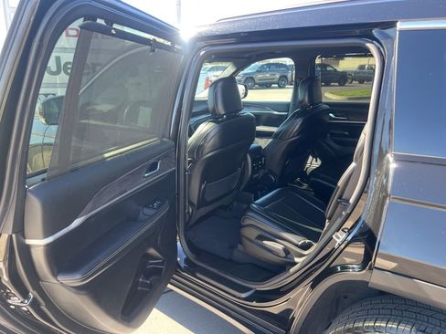 Used 2024 Jeep Grand Cherokee L Limited w/ Luxury Tech Group II image 20