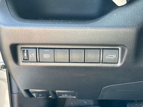 Used 2020 Toyota RAV4 XLE w/ Convenience Package AWD/4WD image 18