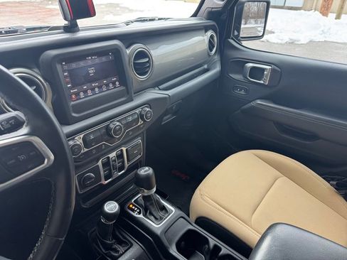 Used 2018 Jeep Wrangler Unlimited Sahara image 28