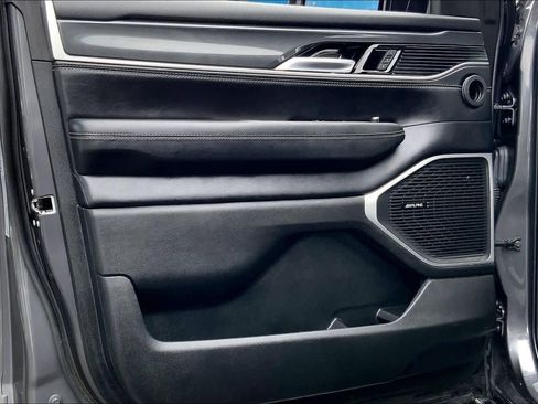 Used 2023 Jeep Wagoneer L 4WD image 21