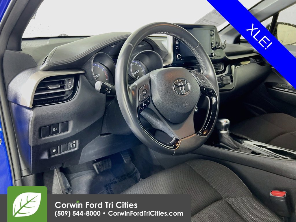 Used 2019 Toyota C-HR XLE FWD image 2