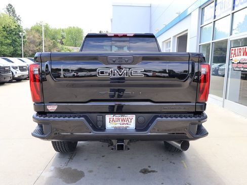 New 2026 GMC Sierra 2500 Denali w/ Denali Reserve Package AWD/4WD image 9