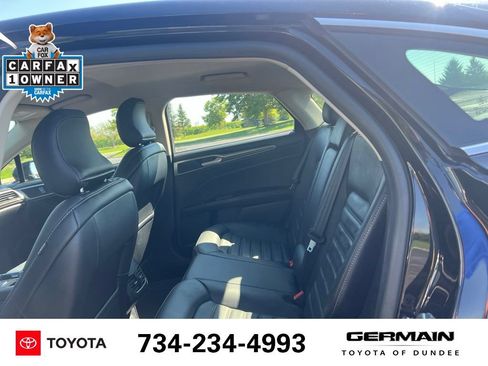 Used 2017 Ford Fusion SE w/ Fusion SE Technology Package AWD/4WD image 12