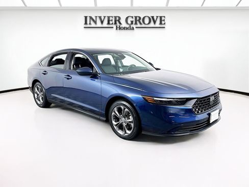 Used 2023 Honda Accord EX image 3