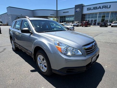 Used 2011 Subaru Outback 2.5i AWD/4WD image 2