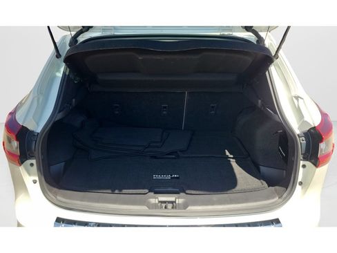 Used 2021 Nissan Rogue Sport SV FWD image 9