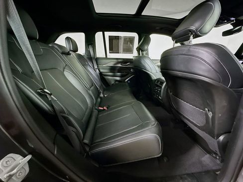 Used 2022 Jeep Grand Cherokee Overland image 9