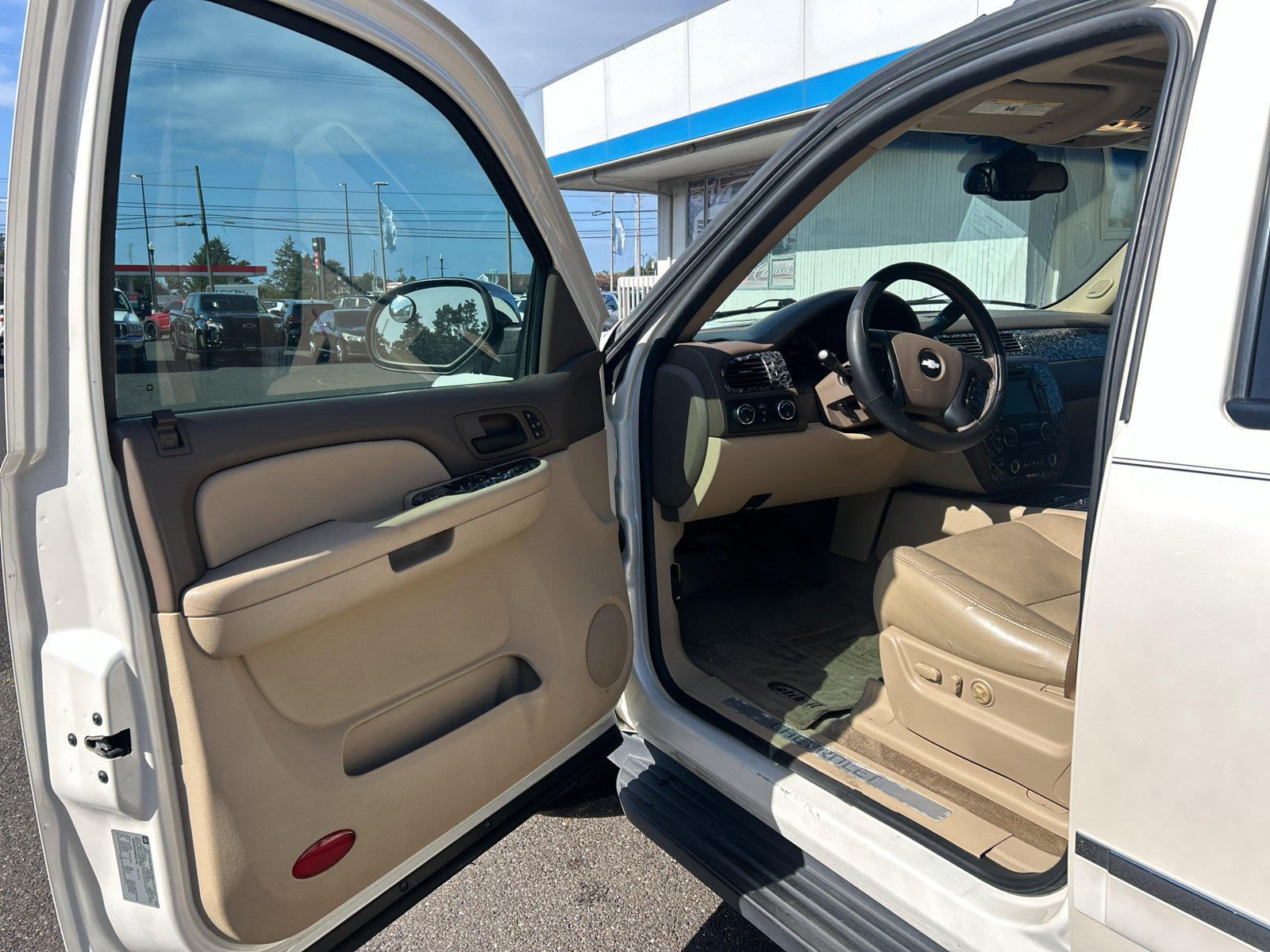 Used 2009 Chevrolet Avalanche LTZ AWD/4WD image 28