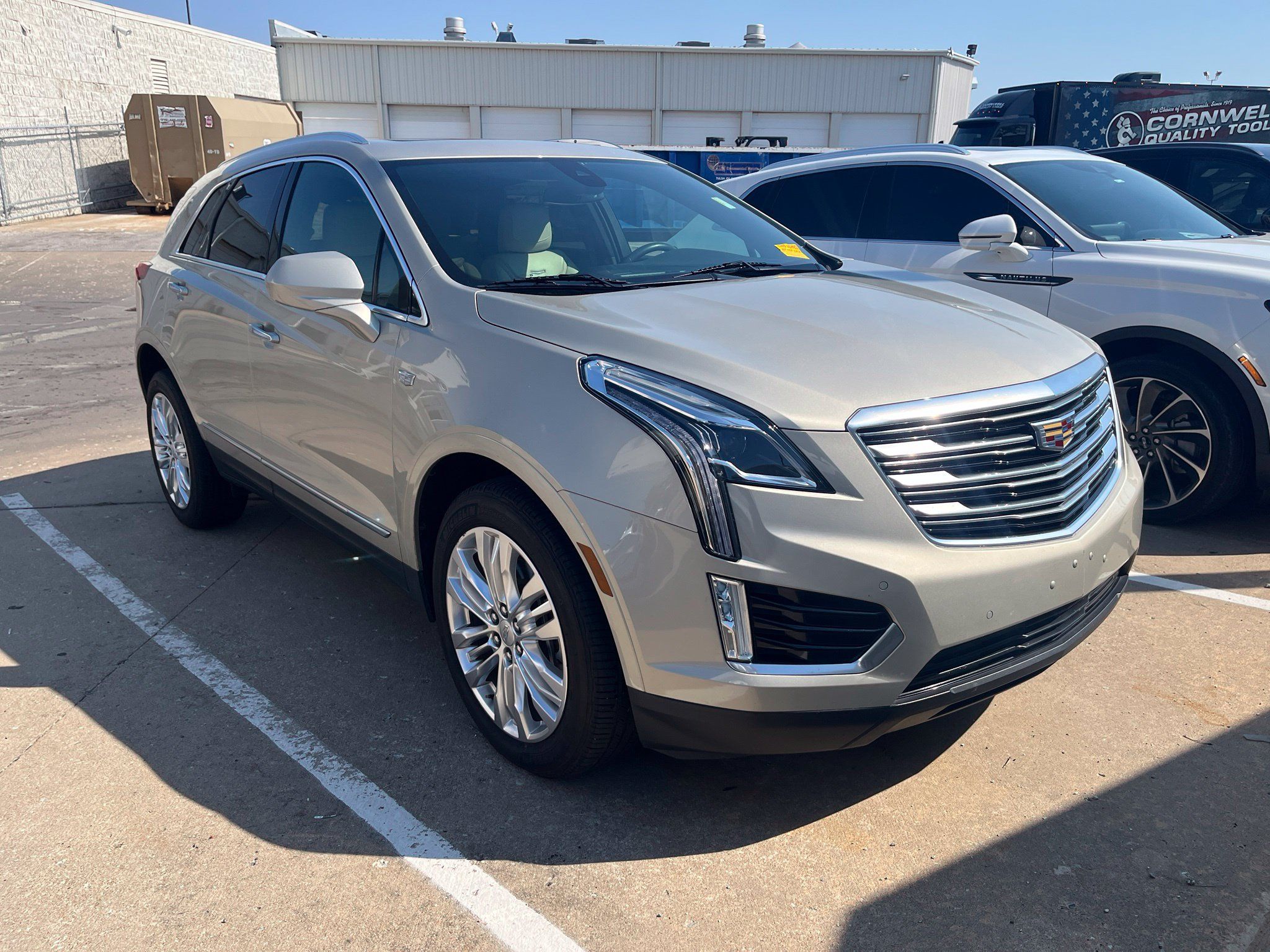 Used 2017 Cadillac XT5 Premium Luxury FWD image 1
