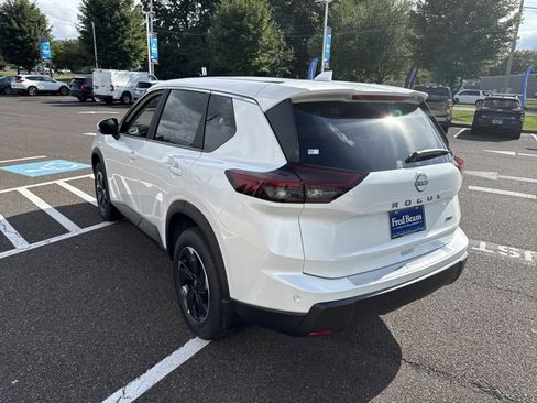 New 2026 Nissan Rogue SV w/ Cold Weather Package image 5