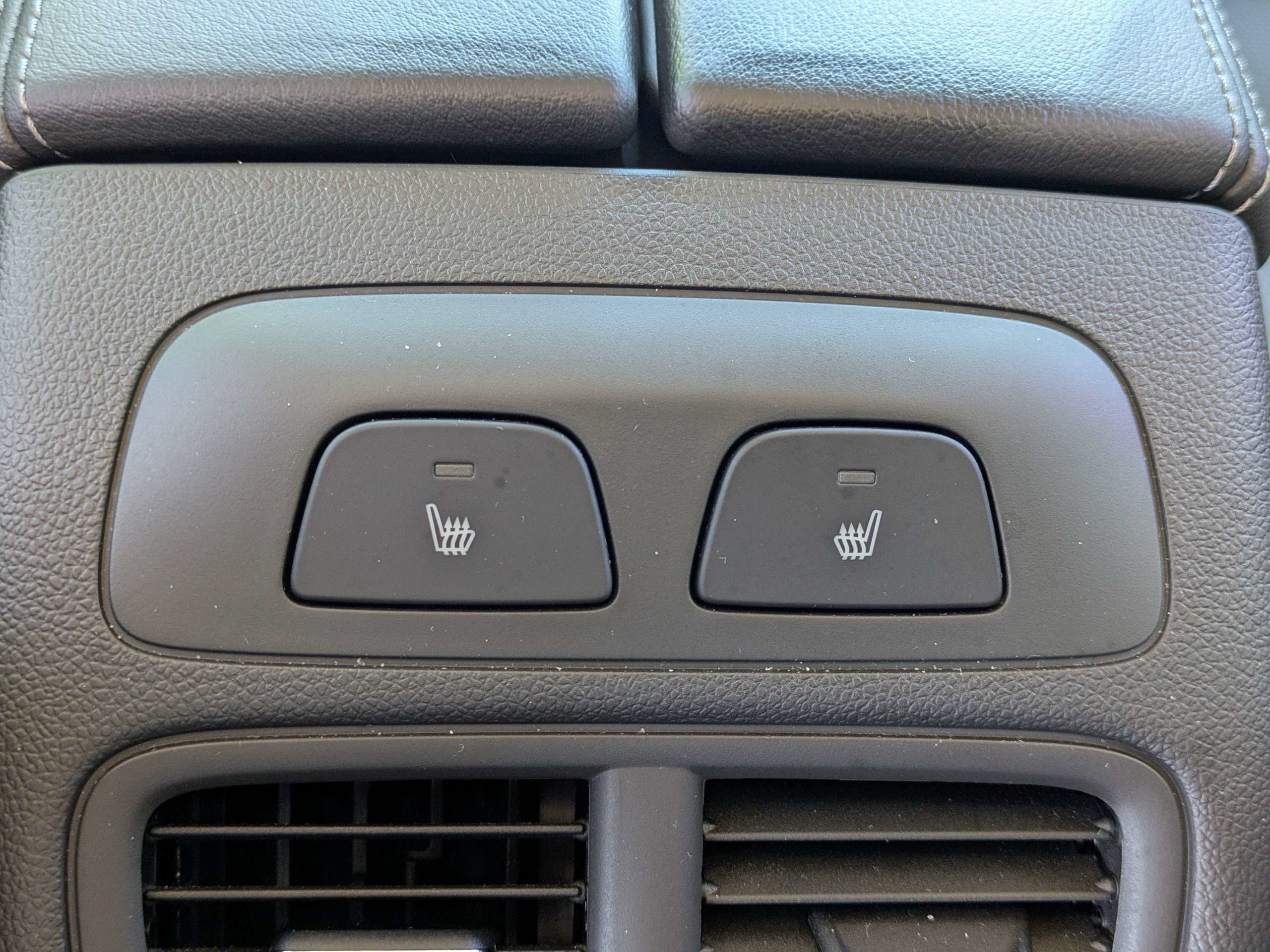 Used 2024 Buick Envision Avenir AWD/4WD image 19