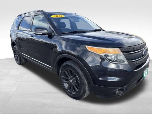 Used 2014 Ford Explorer XLT w/ Equipment Group 202A AWD/4WD image 8